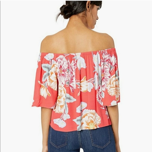 Cupcakes & Cashmere Crosley Red Floral Cropped Top size M - Picture 2 of 8